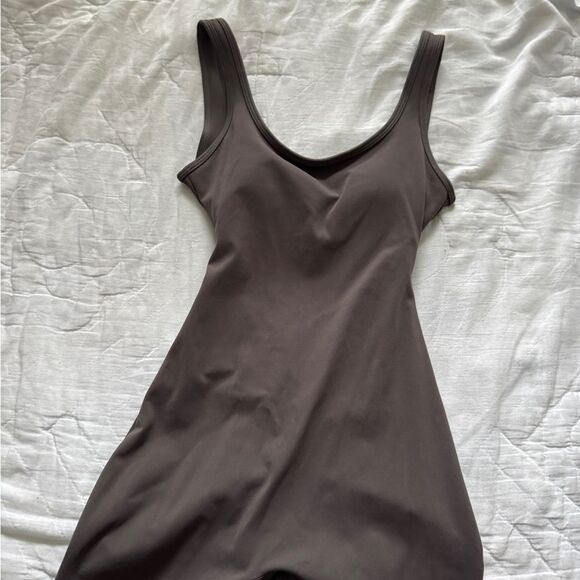 Grey Twist-Front Flared Jumpsuit – XS (75% Nylon, 25% Spandex) - Picture 14 of 16